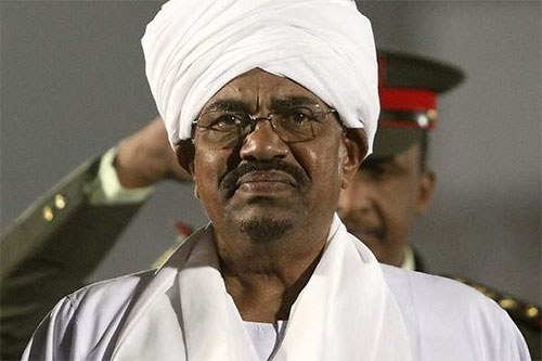 El presidente sudanés, Omar al Bashir Sudán ordena el cierre de escuelas y negocios relacionados con Gulen